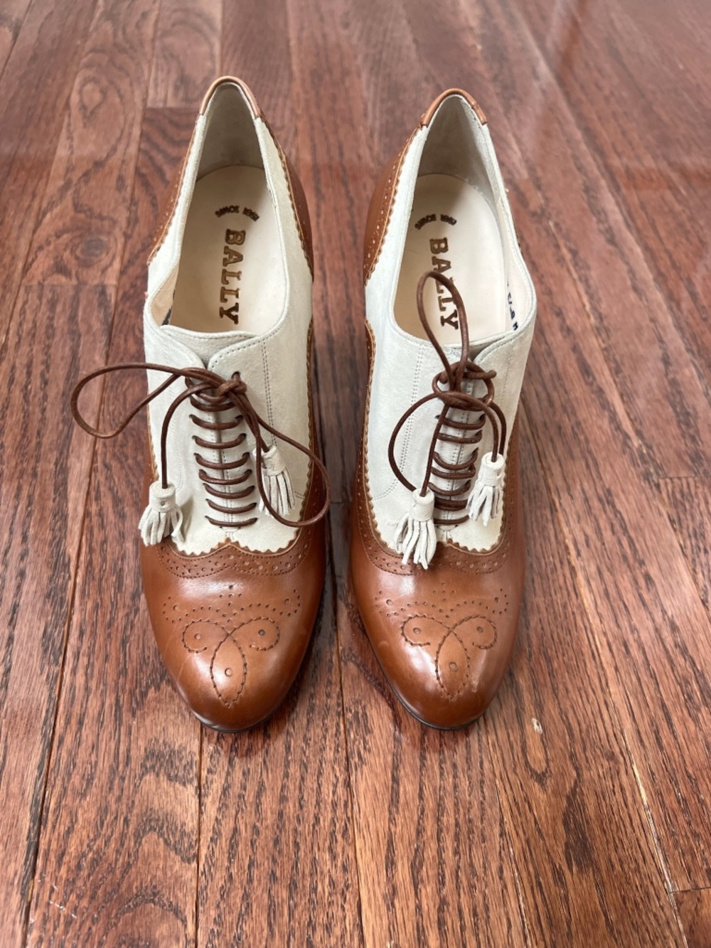Vintage Bally of Switzerland Two Tone Leather Brogues Lace Up Oxford Ankle Boot